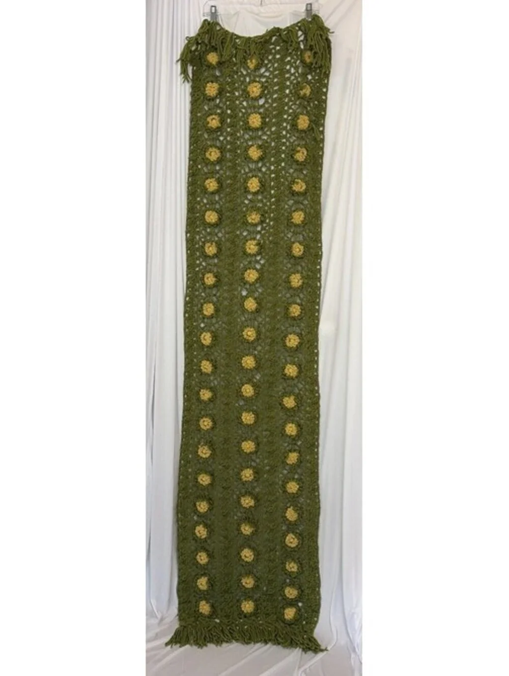 Vtg 70s Handmade Crochet Granny Boho Flower Green Table Runner Dresser Scarf